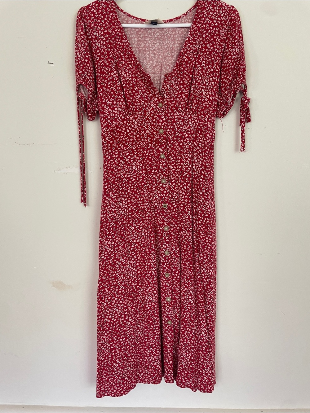 Universal Thread Red Floral Button-Front Midi Dress with Tie Sleeves